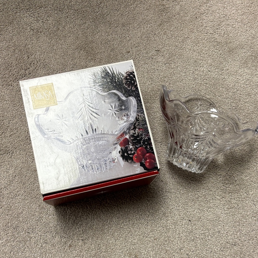Mikasa Clear Crystal Decorative Bowl